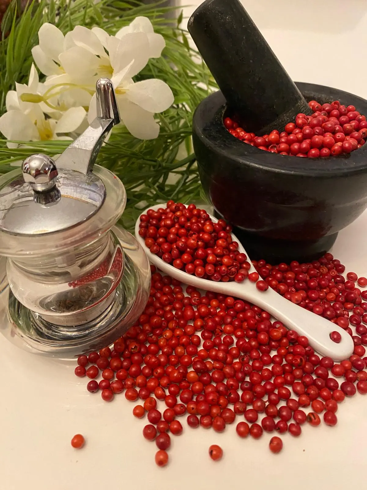 Baies roses de Madagascar au parfum floral et légèrement poivré