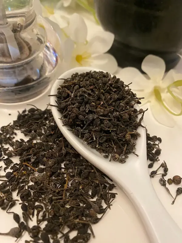 Poivre sauvage de Madagascar aux baies rares et notes fraîches